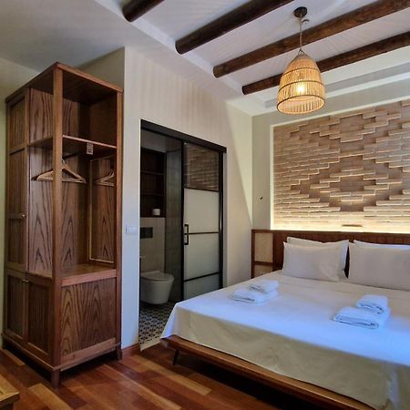 Hotel Bujtina Behram Korce Esterno foto